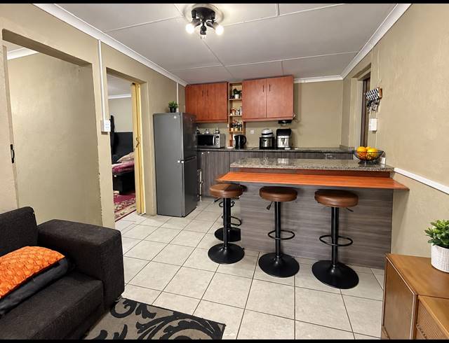 3 BEDROOM HOUSE FOR SALE IN VANDERBIJLPARK CE 2